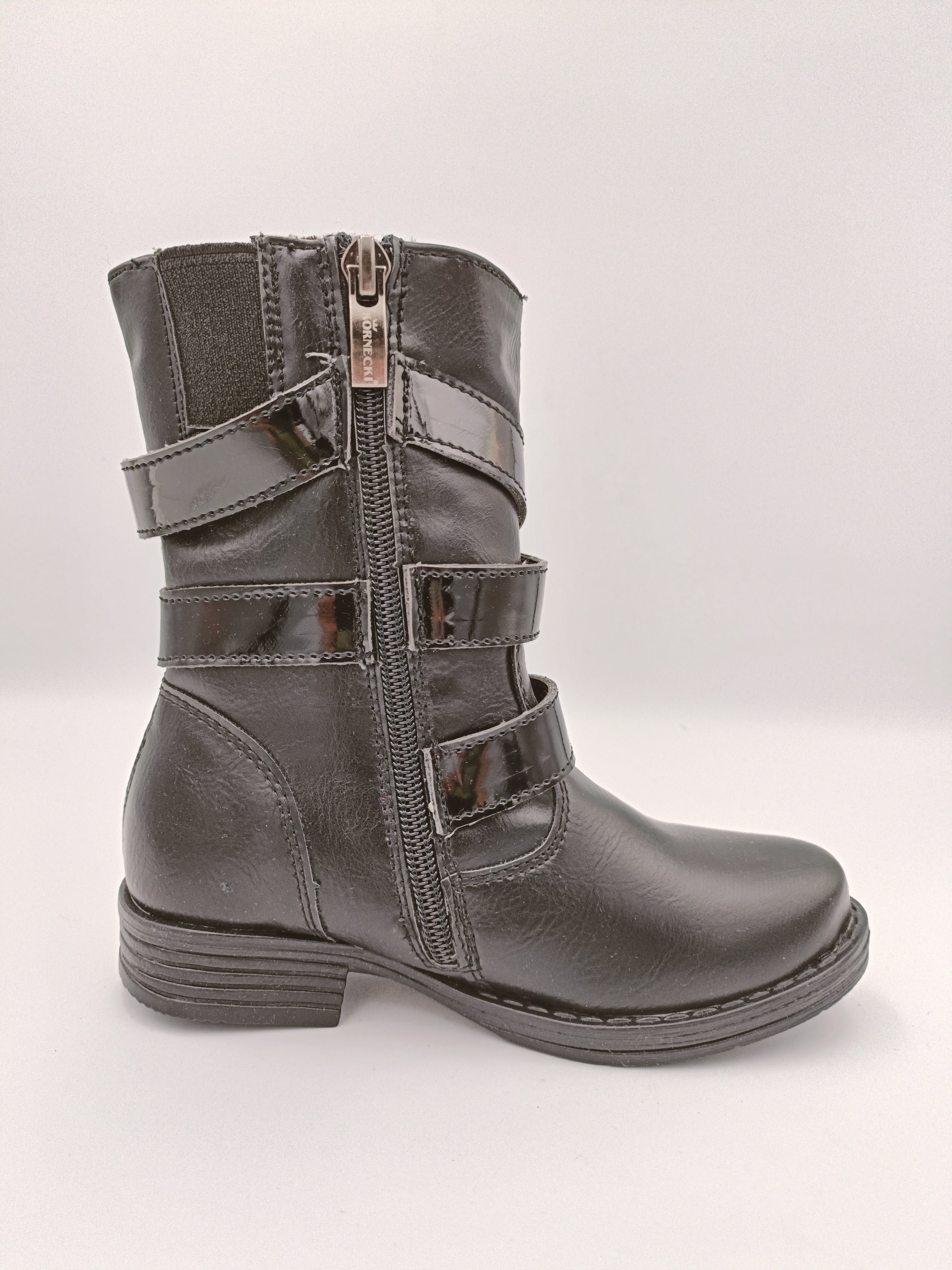 Kornecki girls winter leather boots with zip and fur inside, colour black