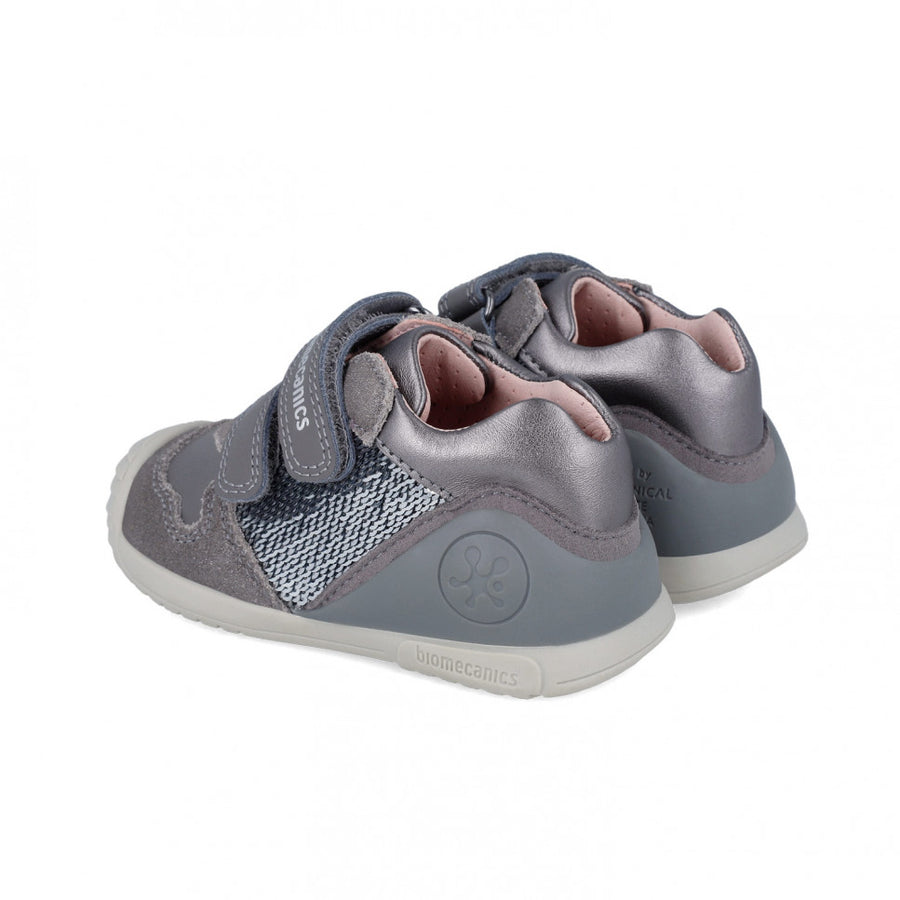 Biomecanics first steps for baby girl/ Underground sauvage 241104-A213