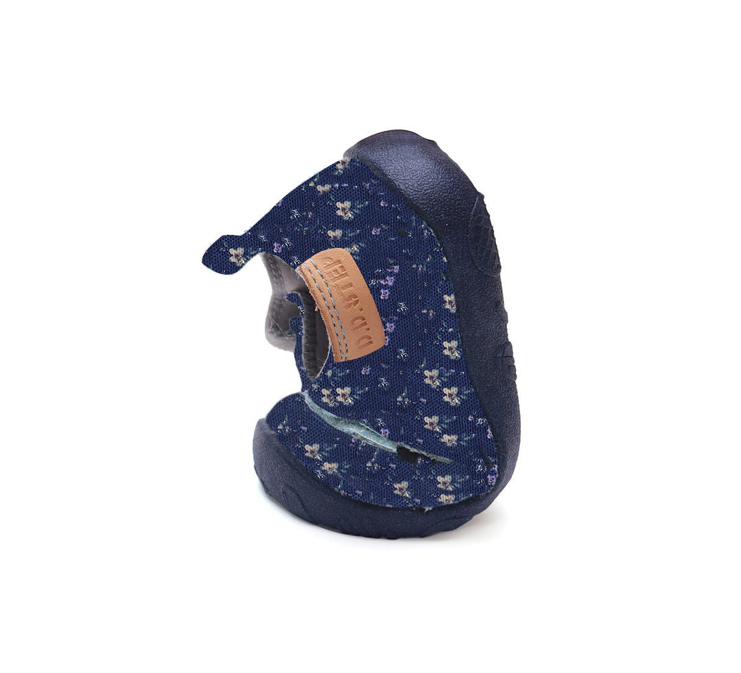 D.D.step girls barefoot/ water-repellence/canvas/ NavyC086-42126B_3985.jpg