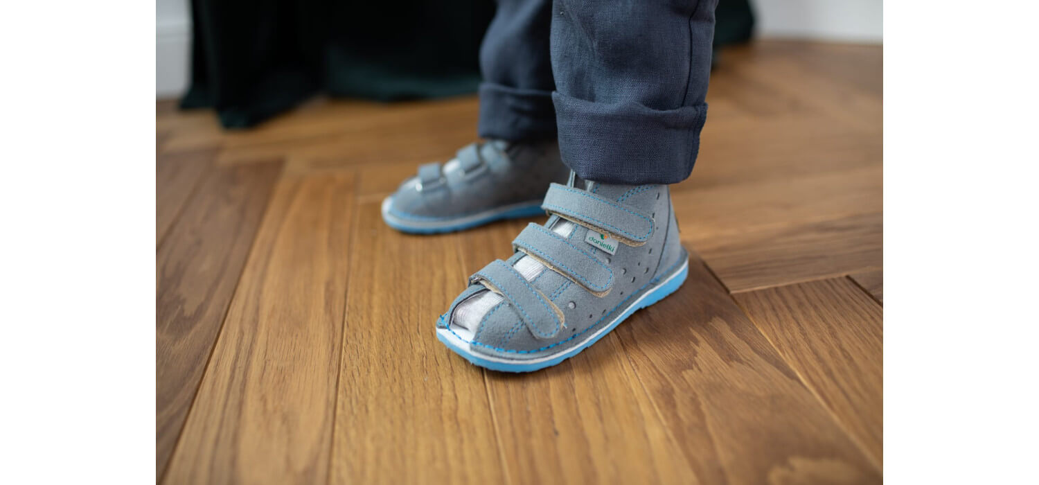 THE IMPORTANCE OF PROPERLY FITTED SHOES FOR KIDS: ENSURING HAPPY FEET AND HEALTHY GROWTH