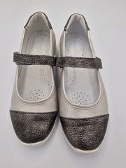 Kornecki ballerinas, color grey/metallic white 06102