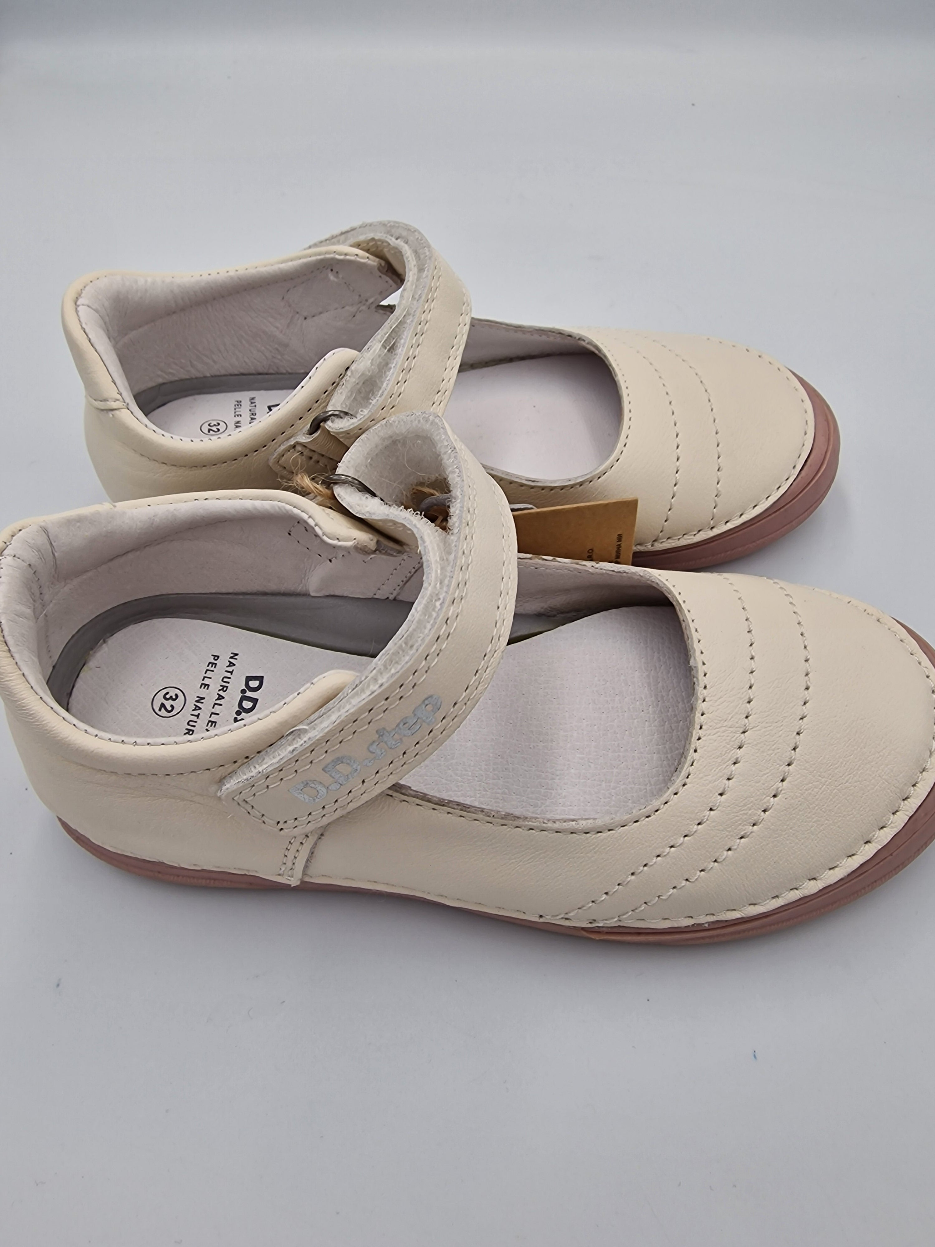 D.D.step girls barefoot leather ballerinas / Cream H078-51579A