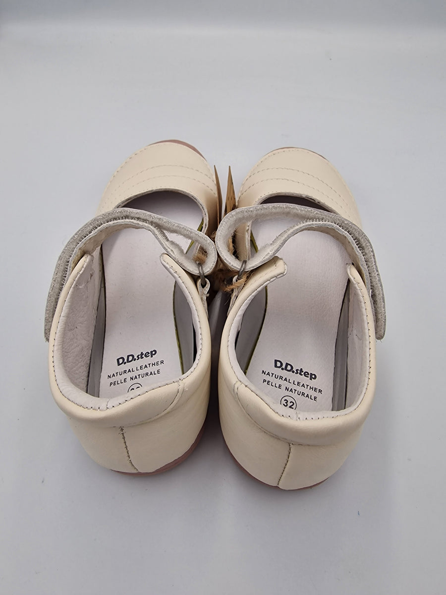 D.D.step girls barefoot leather ballerinas / Cream H078-51579A