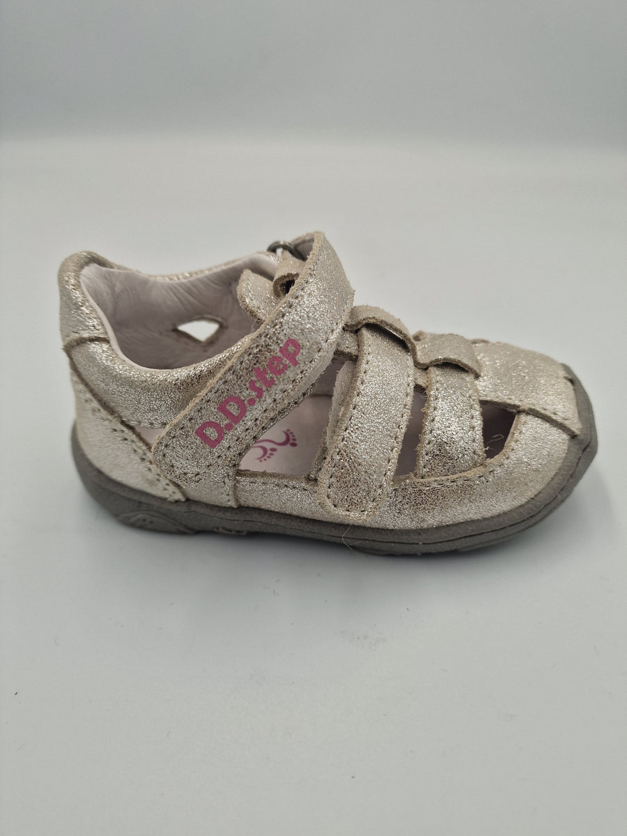 D.D.step girls barefoot leather sandals /Silver G077-360A