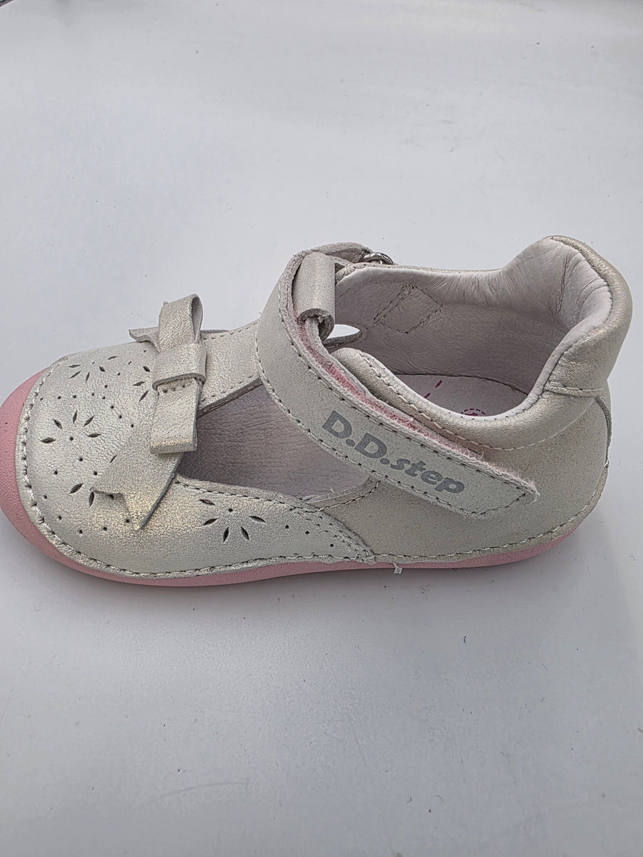 D.D.step girls ballerinas/ sandals /White H015-335