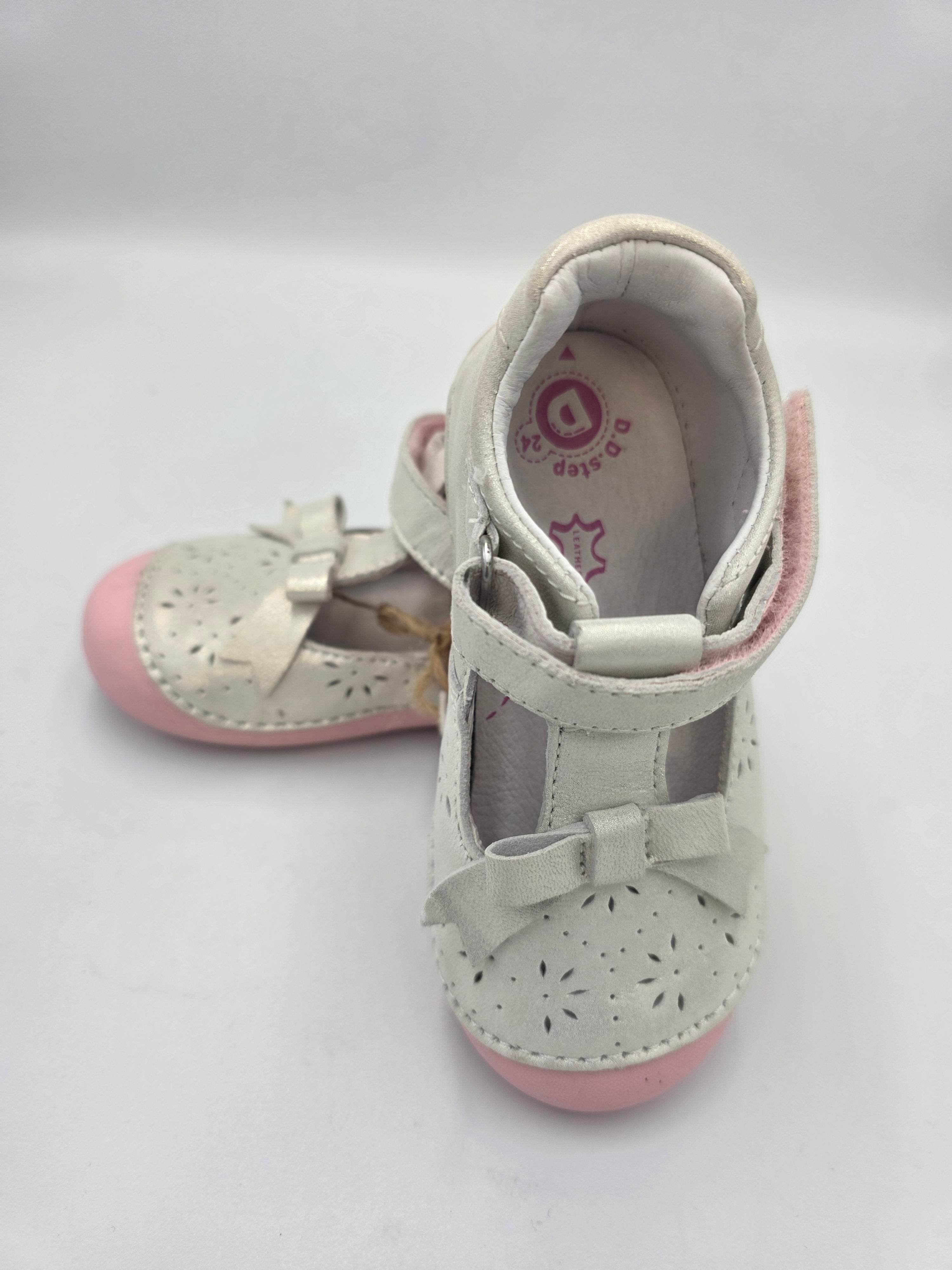D.D.step girls ballerinas/ sandals /White H015-335