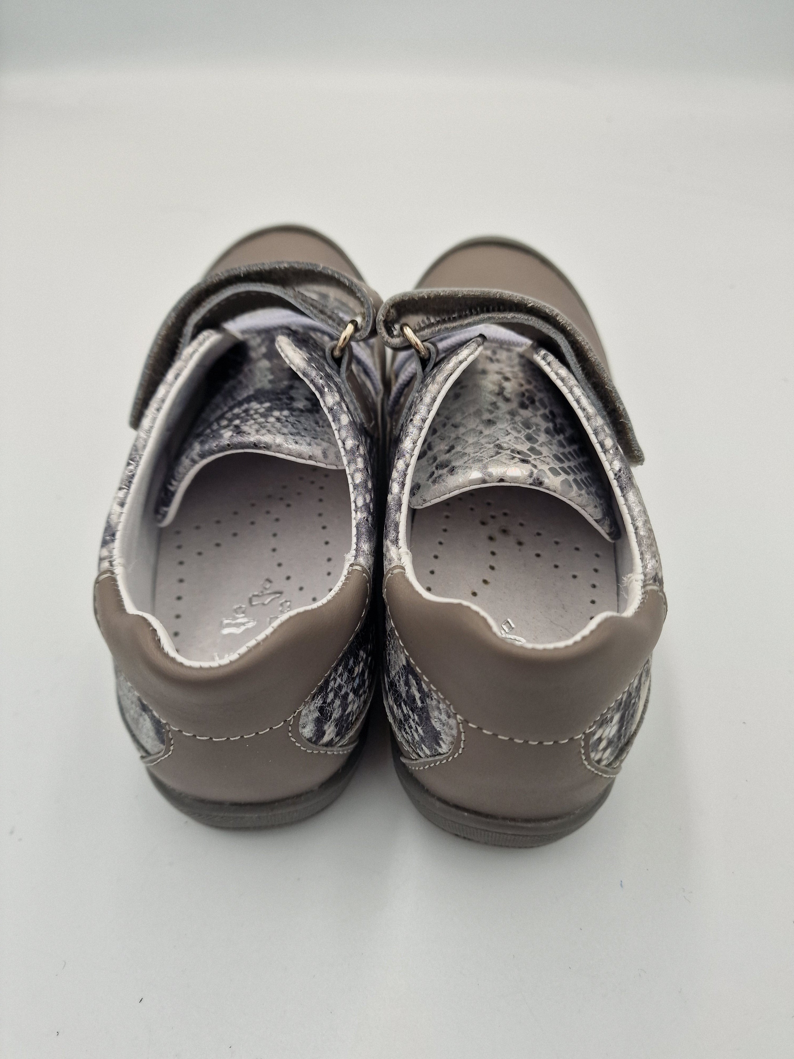 Gaspar leather girls shoes, mosaic/grey/silver 235/132