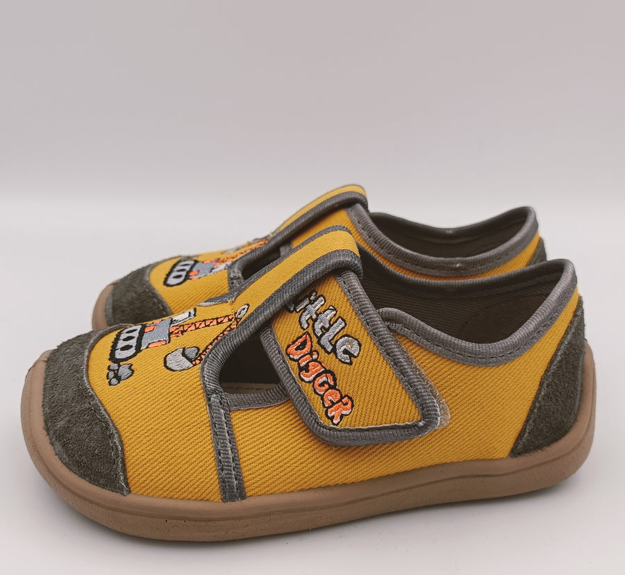 3f Bar3foot boys slippers /Yellow, digger details 3BE3/4R_3766.jpg