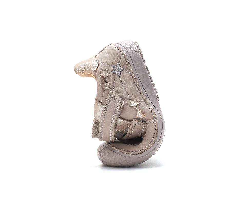 D.D.Step Girl Barefoot Shoes in cream colour / (S063-62567BM)