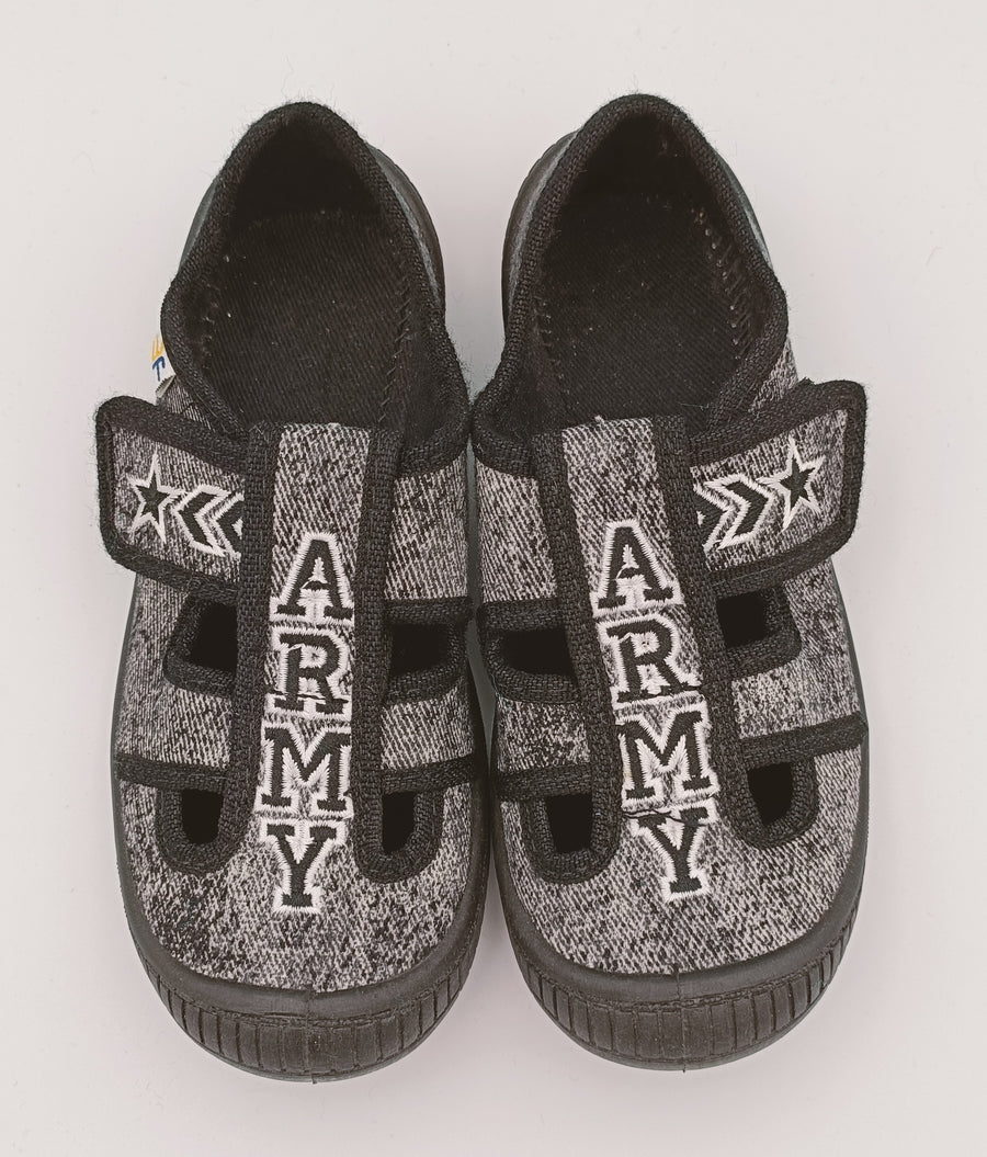 3f Slippers, boys /Black, army details_3779.jpg