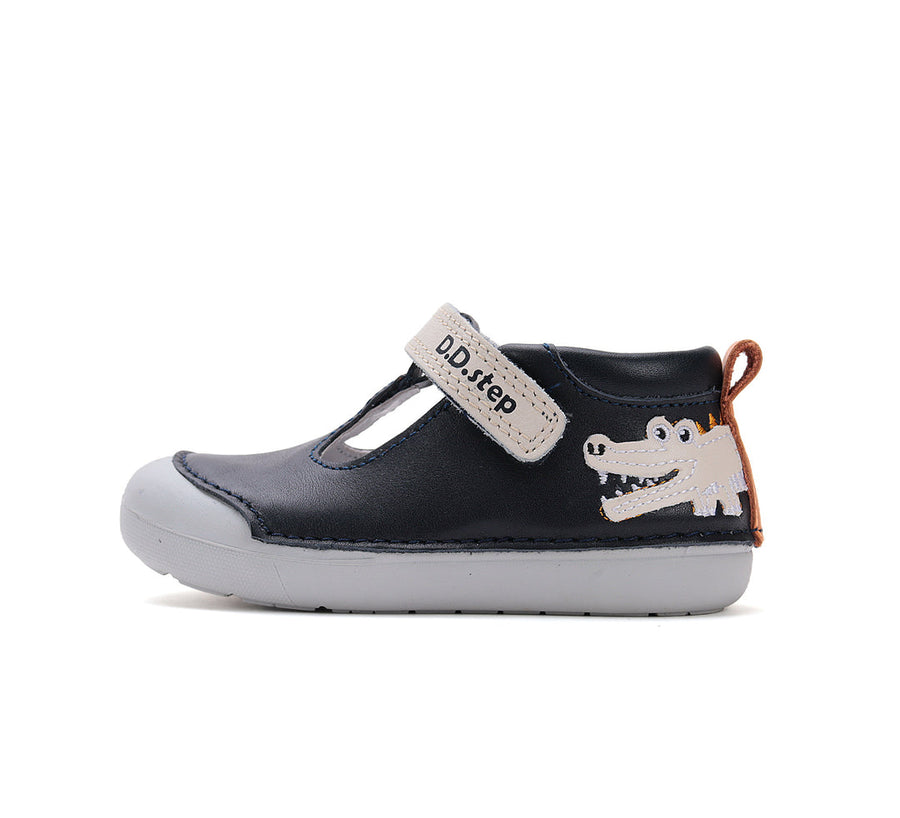 D.D.step boys leather/ barefoot/ first steps sandals/Black/Crocodile (H066-51978A)