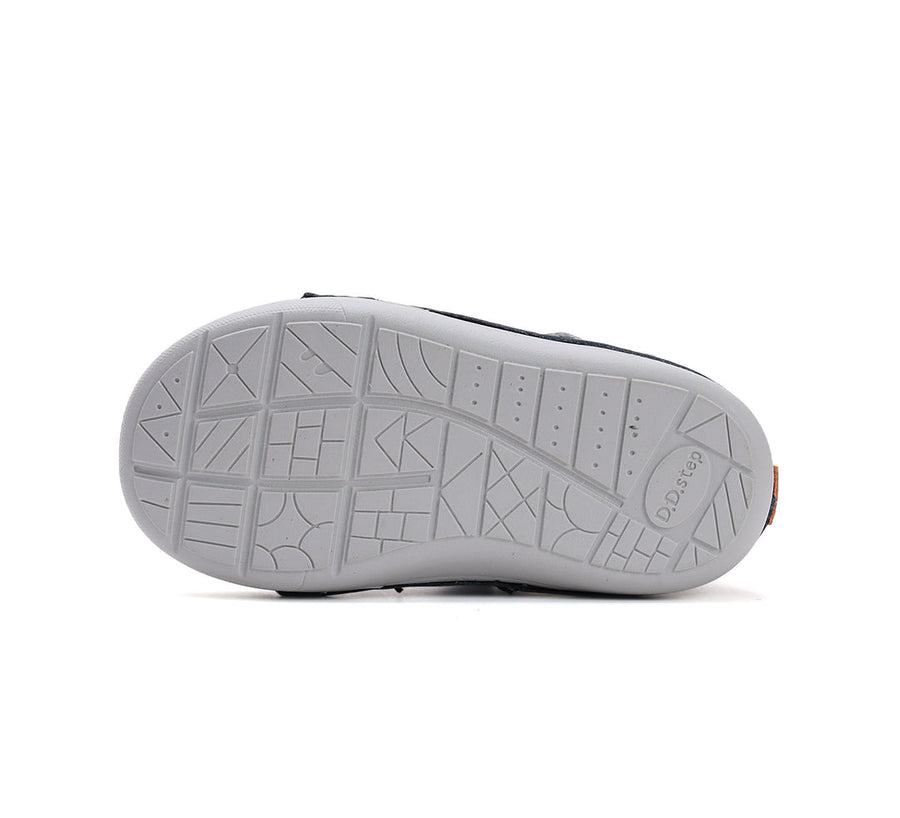 D.D.step boys leather/ barefoot/ first steps sandals/Black/Crocodile (H066-51978A)