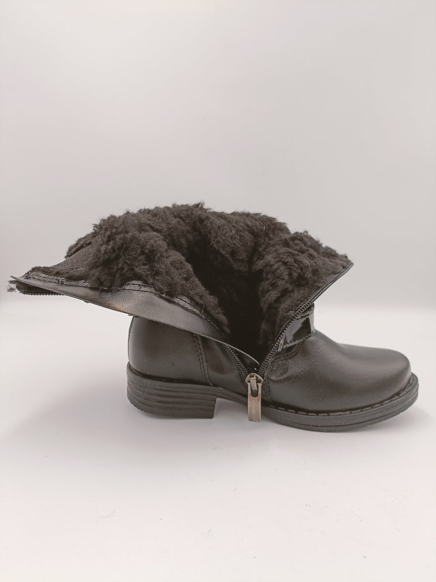 Kornecki girls winter leather boots with zip and fur inside, colour black