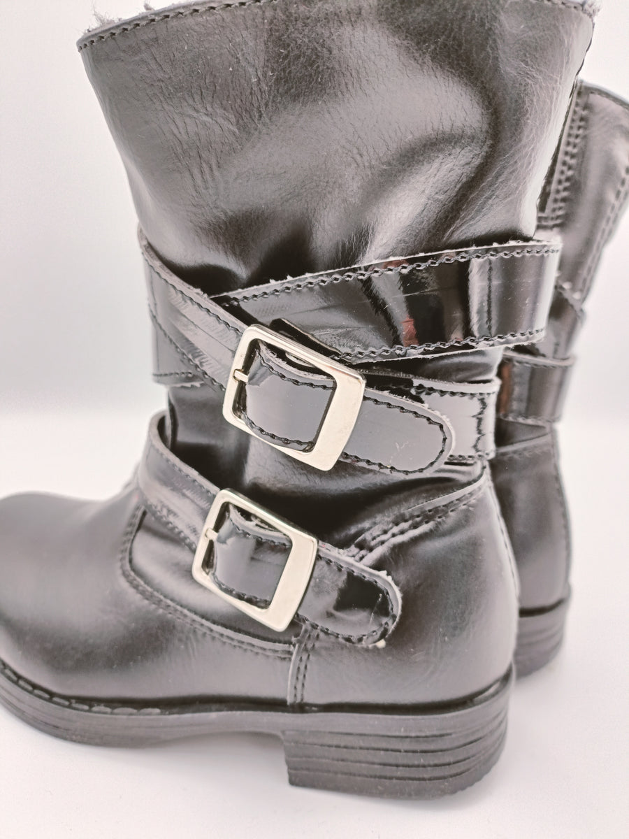 Kornecki girls winter leather boots with zip and fur inside, colour black