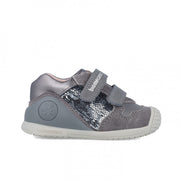 Biomecanics first steps for baby girl/ Underground sauvage 241104-A213