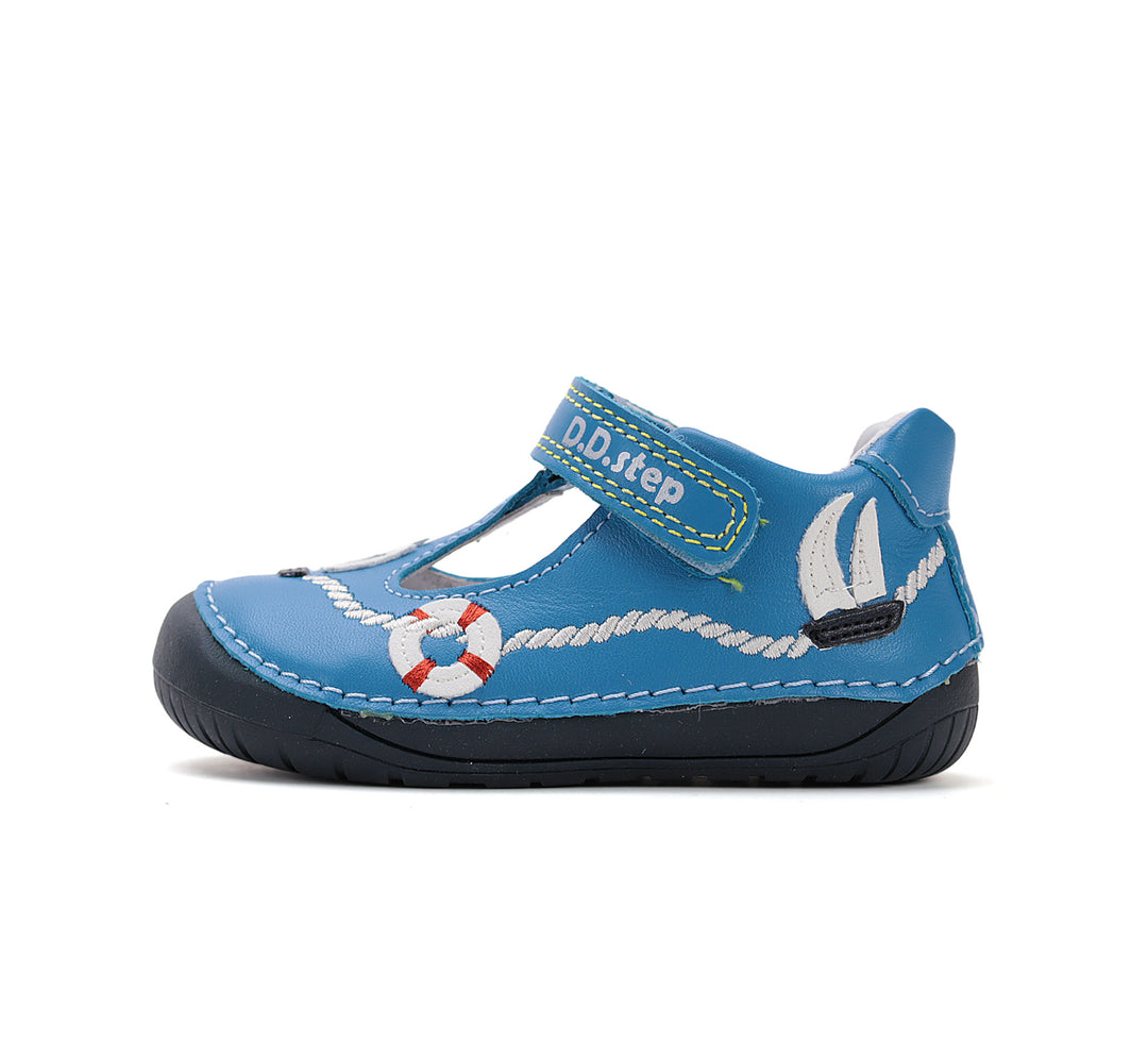 D.D.step boys leather/ barefoot/ first steps sandals/ Sky Blue H070-51434A