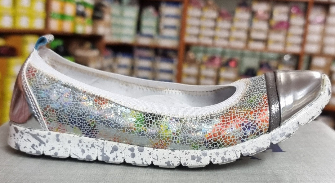 Kornecki ballerinas, color white._1129.jpg