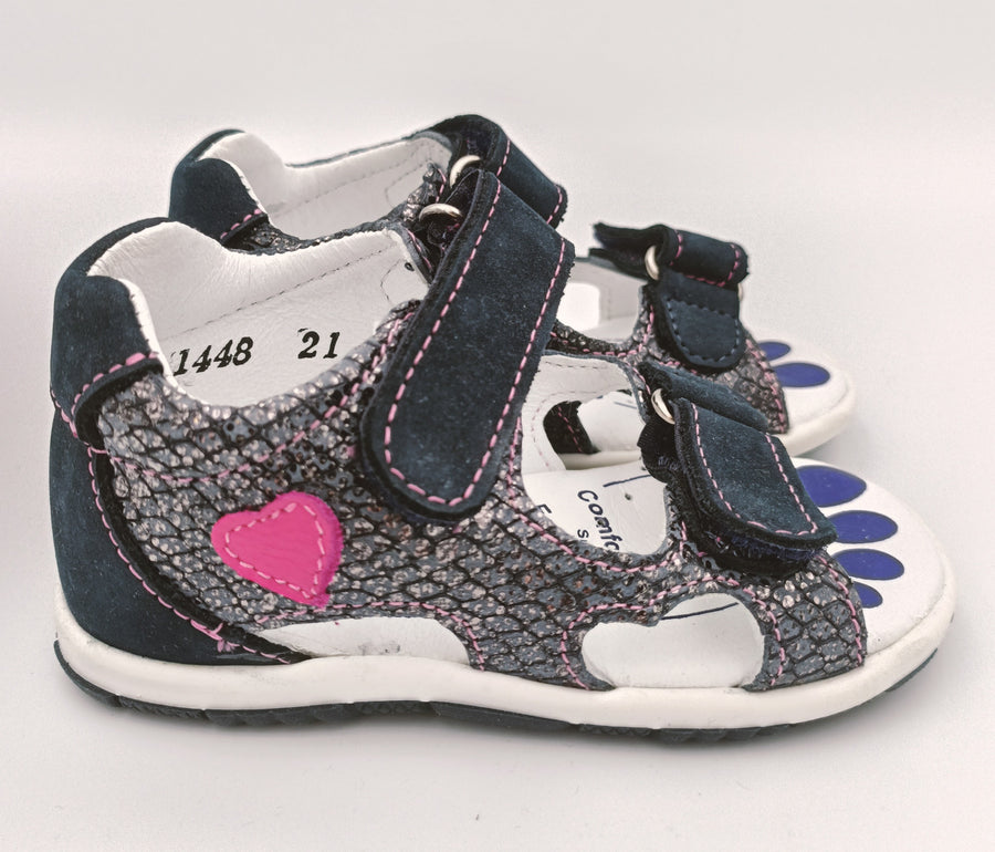 RenBut Girls leather sandals in Navy/Pink heart detail_3802.jpg