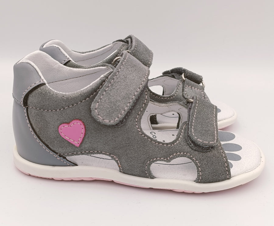 RenBut Girls leather sandals in Grey Glitter/ Pink heart detail_3811.jpg