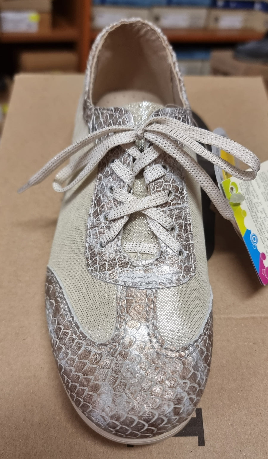 RenBut girls shoes, color gold._900.jpg